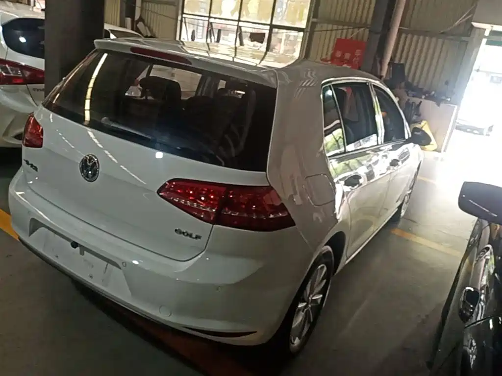 Volkswagen Golf 2016 1.6L Automatic Fashion фото 7