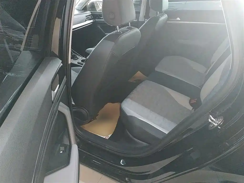 Volkswagen Lavida 2024 Model 300TSI DSG Full Comfort Edition фото 17