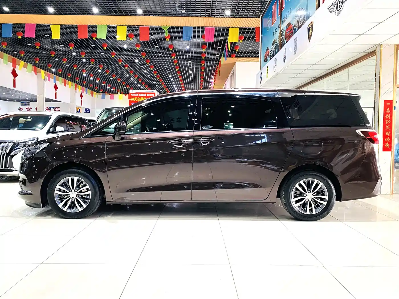 Buick GL8 2021 ES Landlord 653T Premium фото 17
