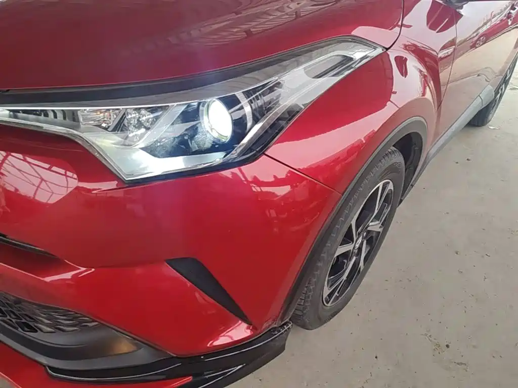 Toyota C-HR 2020 Model 2.0L Leading фото 18