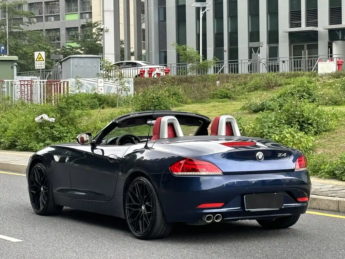 BMW Z4 2013 sDrive20i Leading фото 19