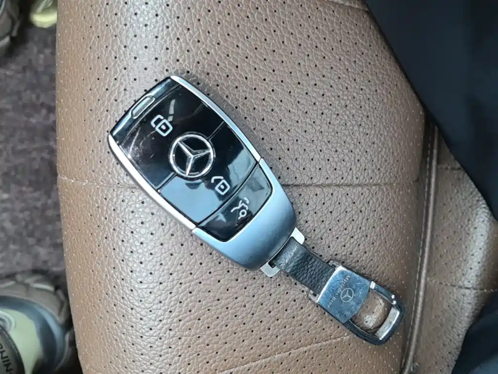 Mercedes-Benz E-Class 2018 Facelift E 200 L фото 9