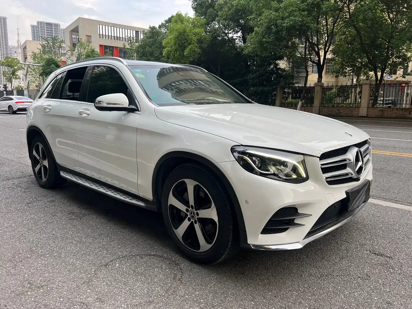 Mercedes-Benz GLC 2018 Facelift GLC 260 4MATIC Luxury фото 15