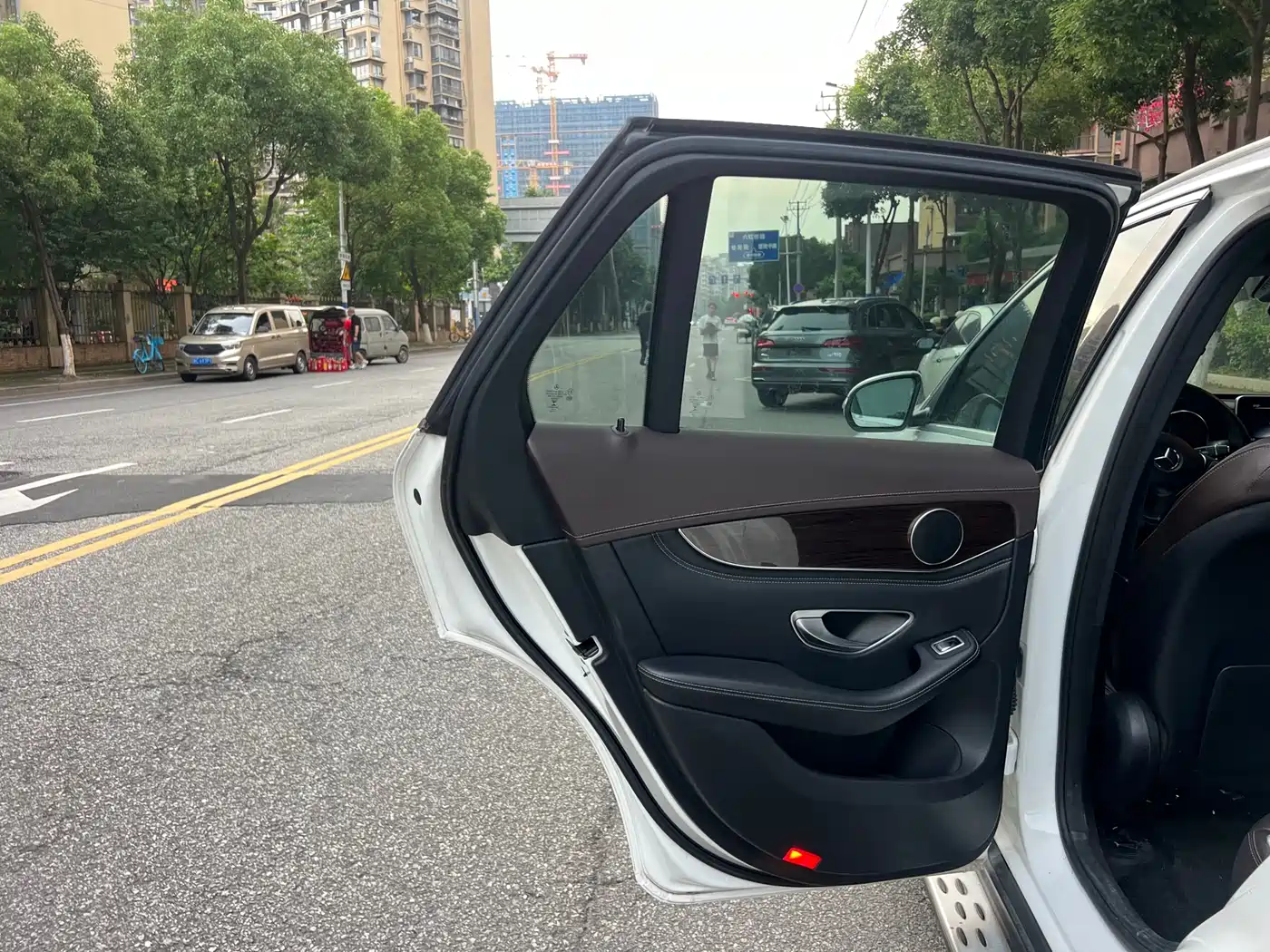 Mercedes-Benz GLC 2018 Facelift GLC 260 4MATIC Luxury фото 21