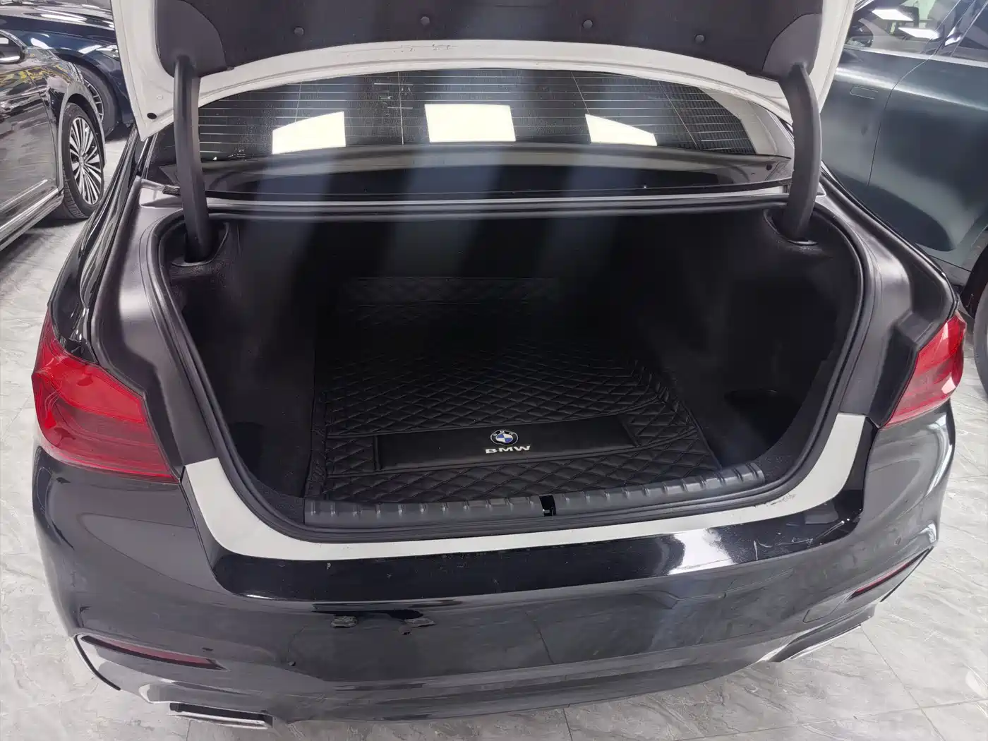 BMW 5 Series 2019 Facelift 530Li Leading M Sport Package фото 12