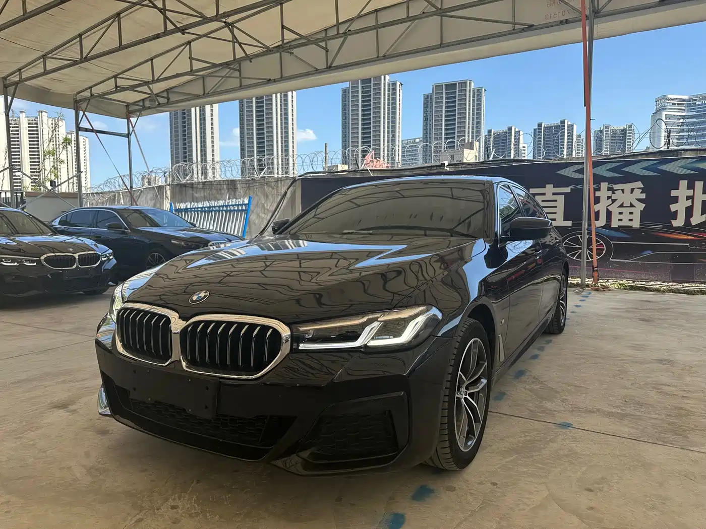 BMW 5 Series 2022 525Li Luxury Package