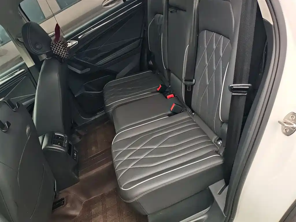 Volkswagen Tiguan L 2022 330TSI Auto 2WD R-Line Premium Edition фото 17