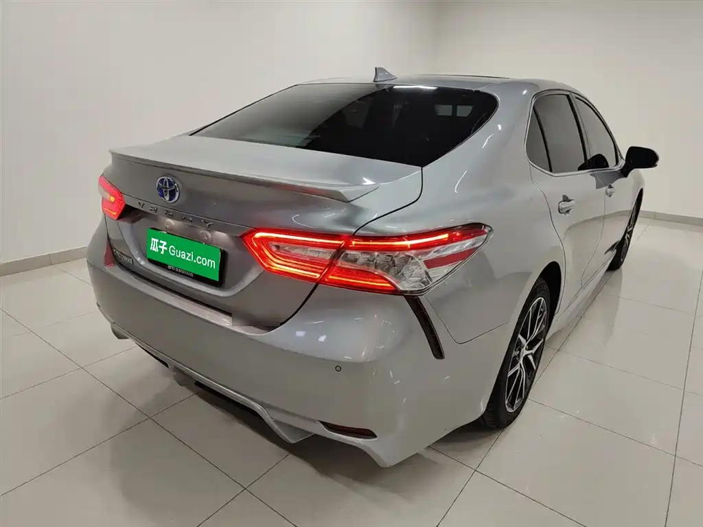 Toyota Camry 2021 Hybrid 2.5HS Fashion Edition фото 7
