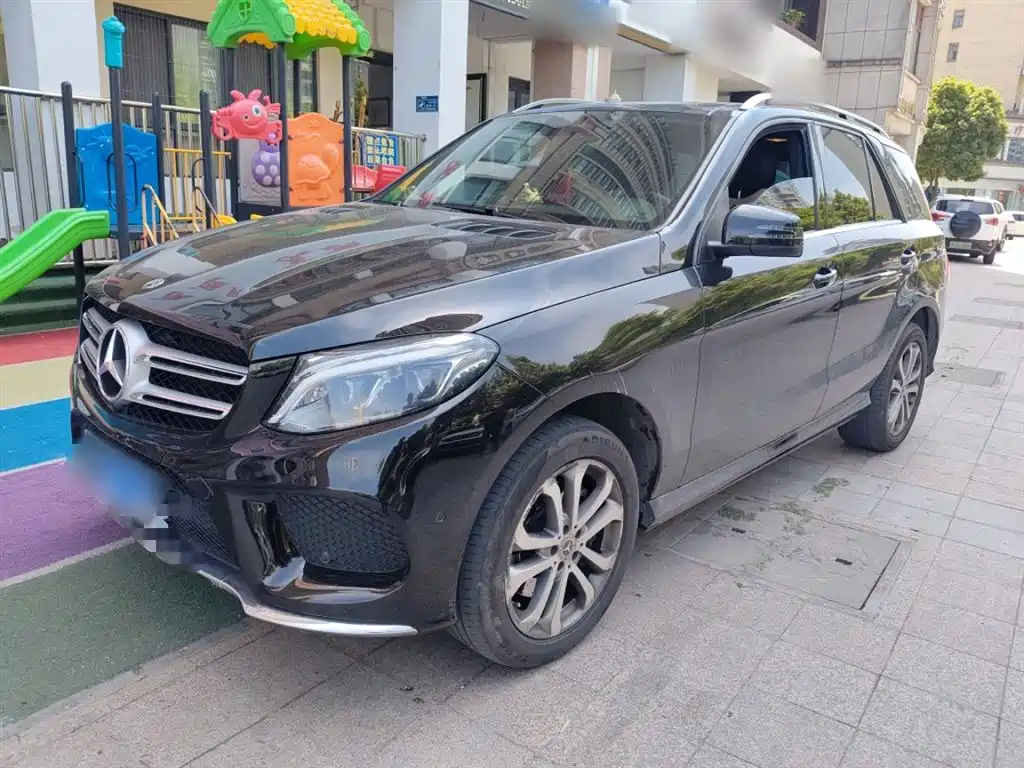 Mercedes-Benz GLE 2018 GLE 320 4MATIC Dynamic Ultimate Edition фото 4