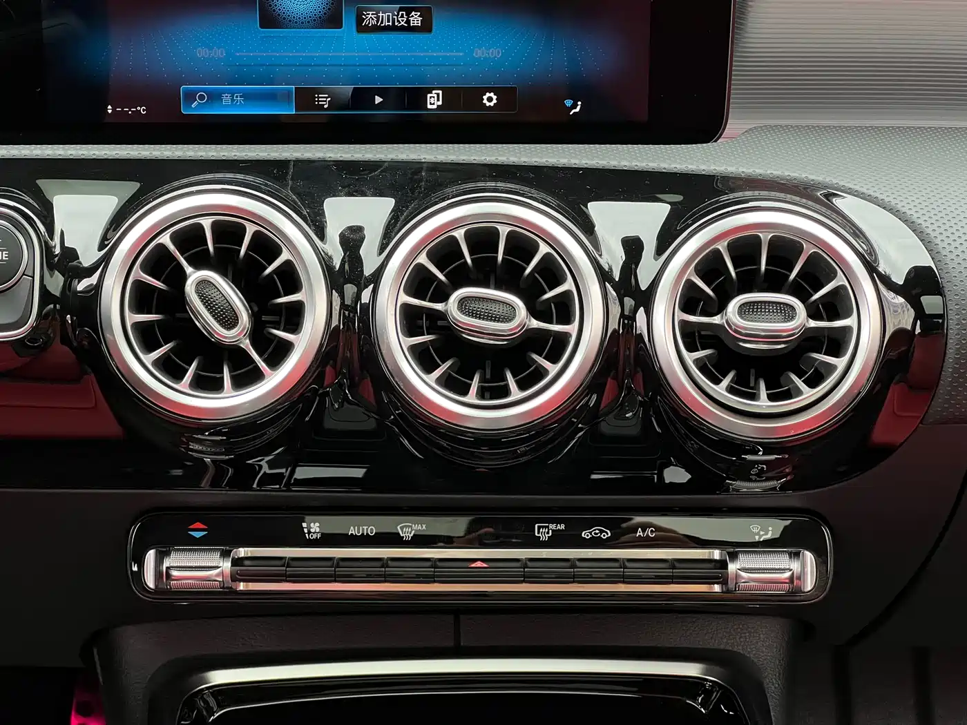 Mercedes-Benz A-Class AMG 2020 AMG A 35 L 4MATIC фото 19