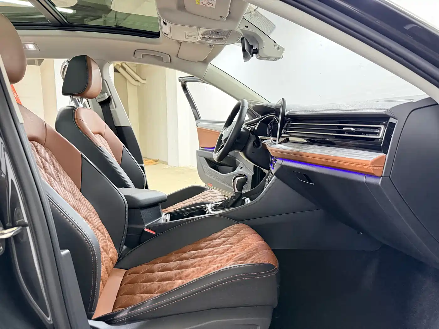 Volkswagen Sagitar 2023 280TSI DSG Surpass Plus Edition фото 8