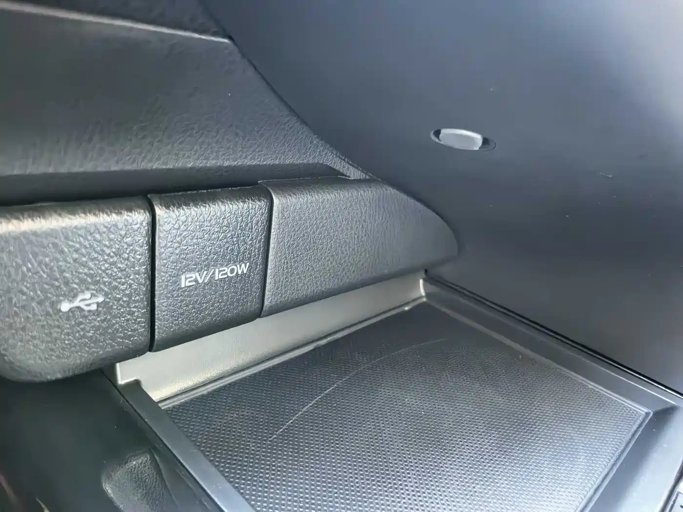 Toyota Camry 2023 2.5G Luxury Edition фото 29