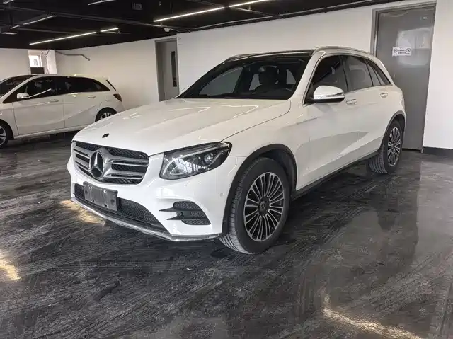 MERCEDES-BENZ GLC