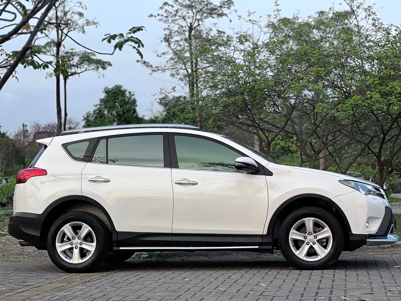 Toyota RAV4 Rongfang 2013 2.5L Auto 4WD Elite фото 7