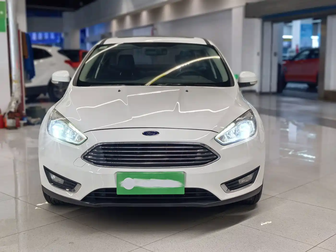 Фото 2 - Ford Focus