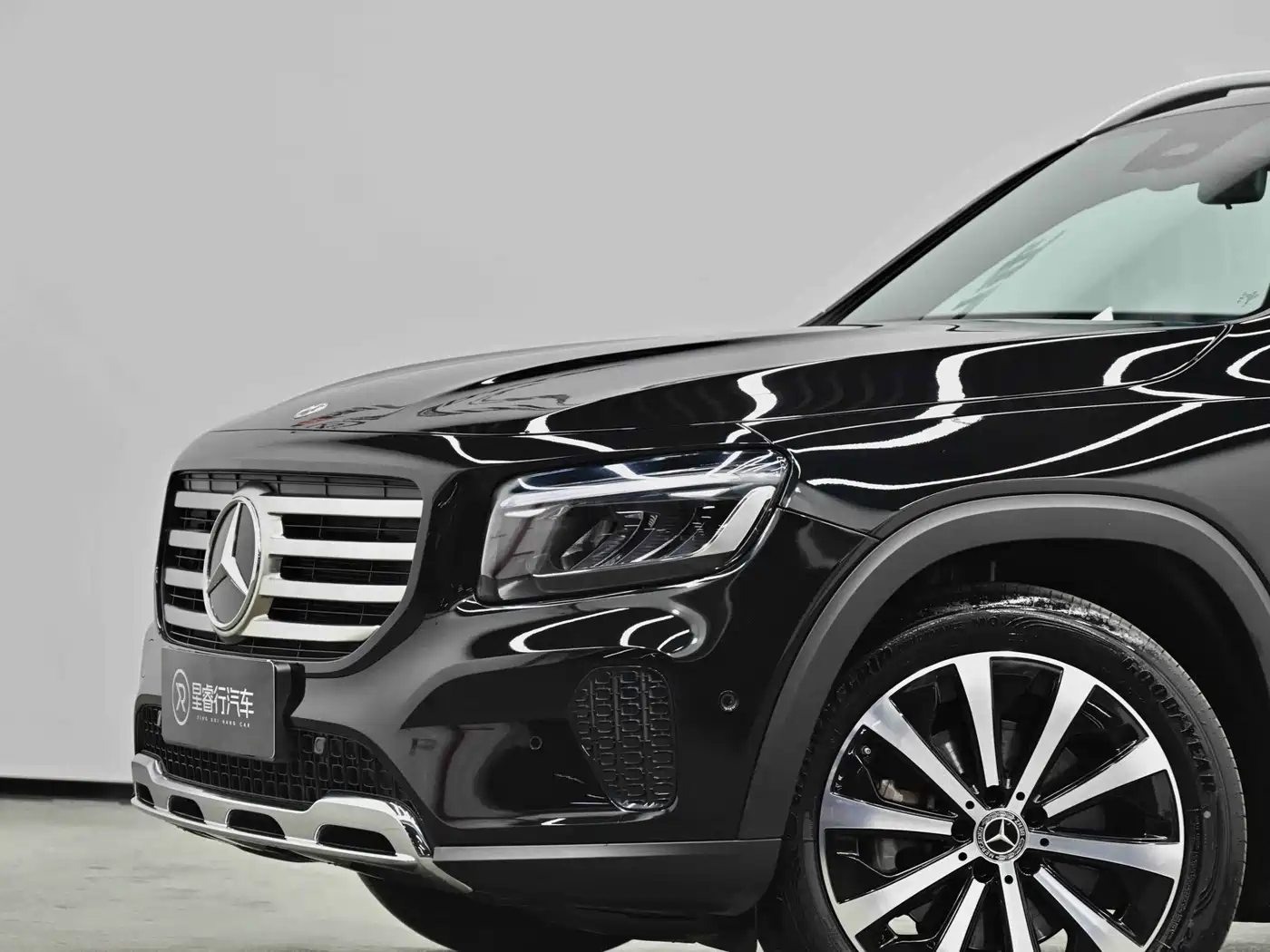 MERCEDES-BENZ GLB