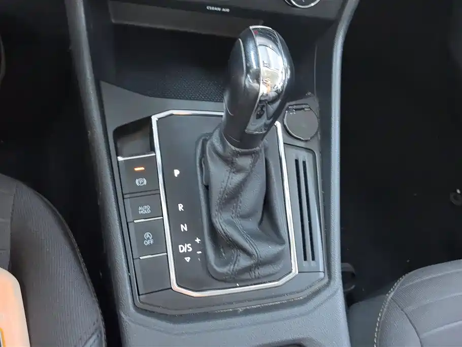 Volkswagen Lavida 2022 1.5L Auto Comfort Edition фото 16