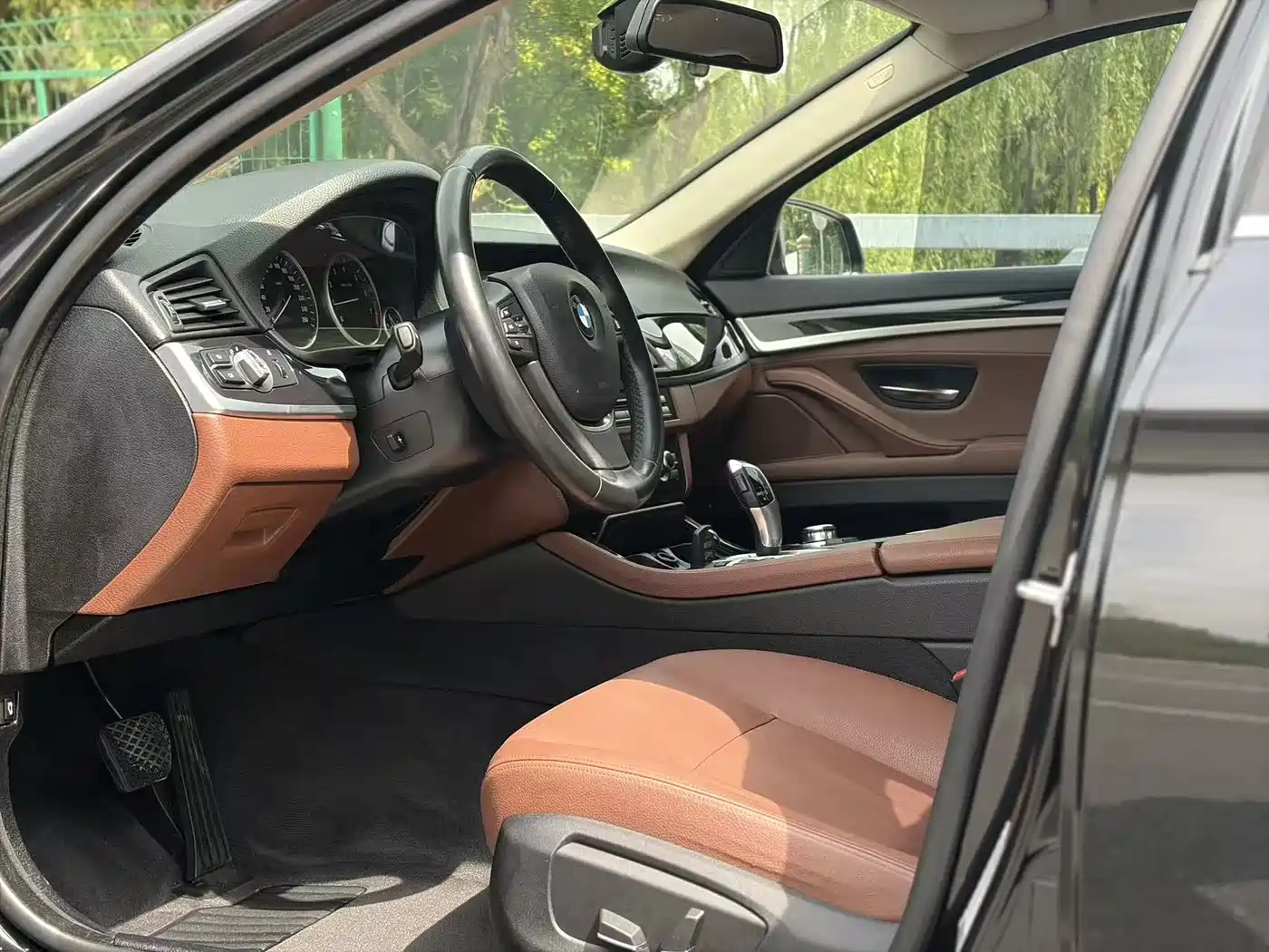 BMW 5 Series 2017 520Li Classic Edition фото 4