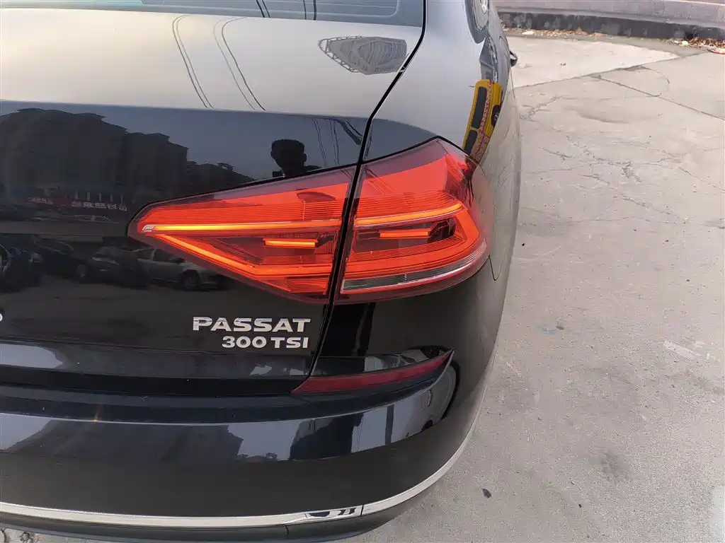 Volkswagen Passat 2017 330TSI DSG Prestige фото 8