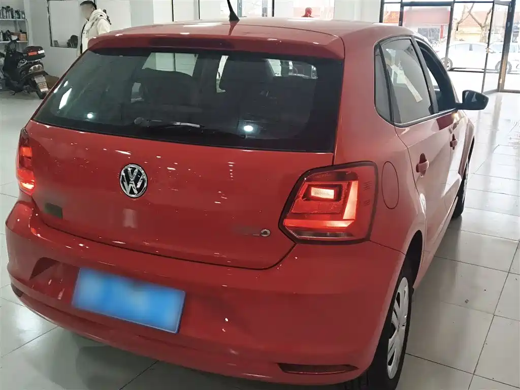 Volkswagen Polo 2016 1.4L Automatic Trend фото 5