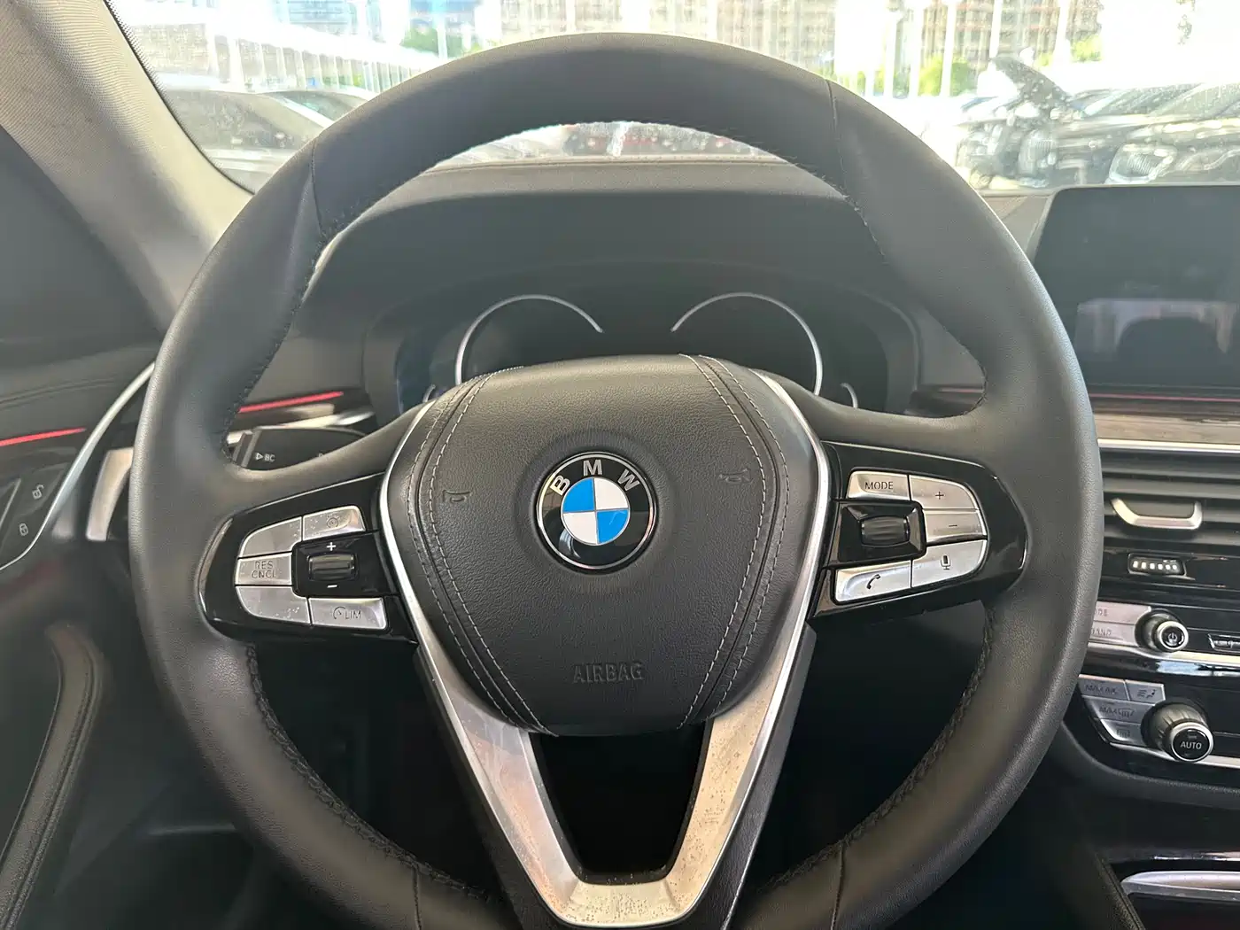 BMW 5 Series 2018 525Li Luxury Package фото 26