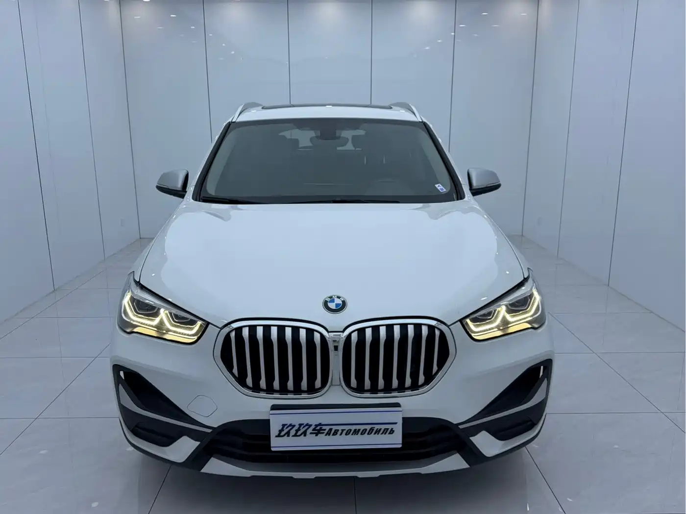 BMW X1 2022 sDrive20Li Fashion фото 2