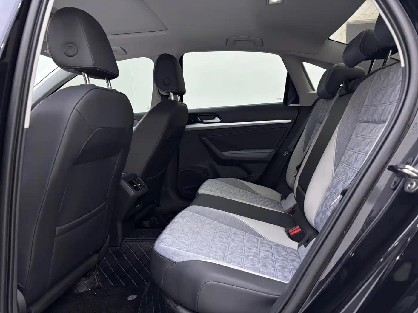 Volkswagen Lavida 2023 Model 280TSI DSG Eternal Edition фото 5