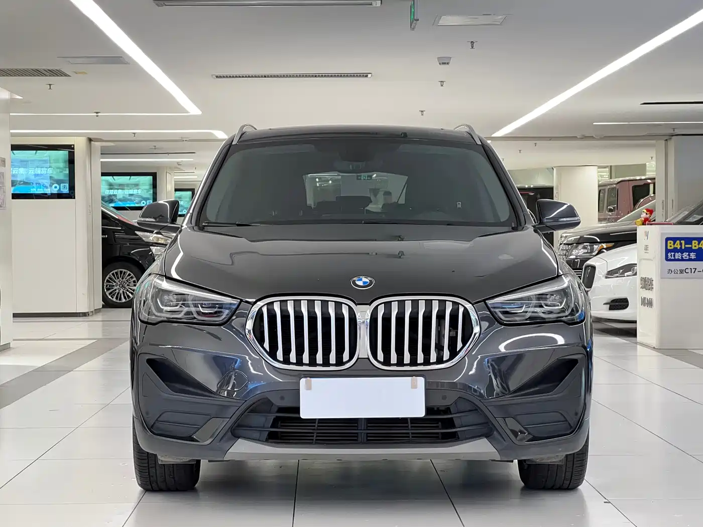 BMW X1 2021 sDrive20Li Fashion фото 2