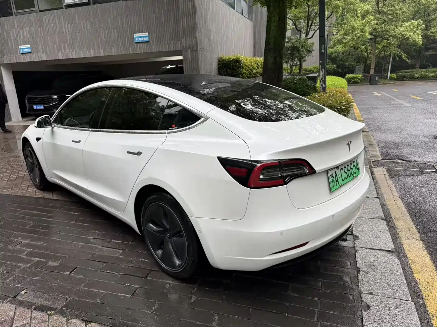 TESLA MODEL 3 (IMPORTED)