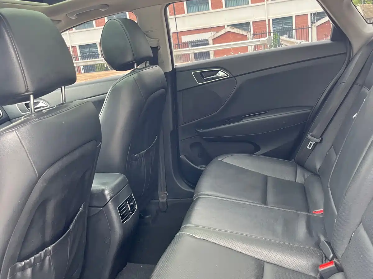 Hyundai Mistra 2016 1.8L Automatic Smart GLS фото 14