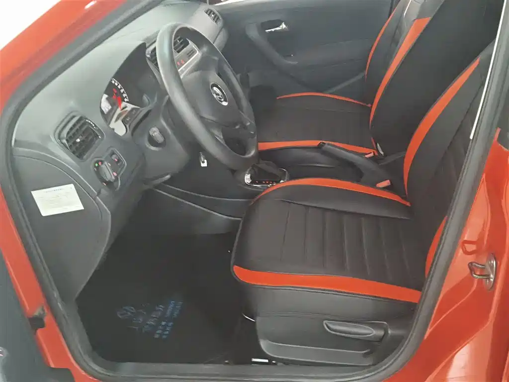 Volkswagen Polo 2016 1.4L Automatic Trend фото 11