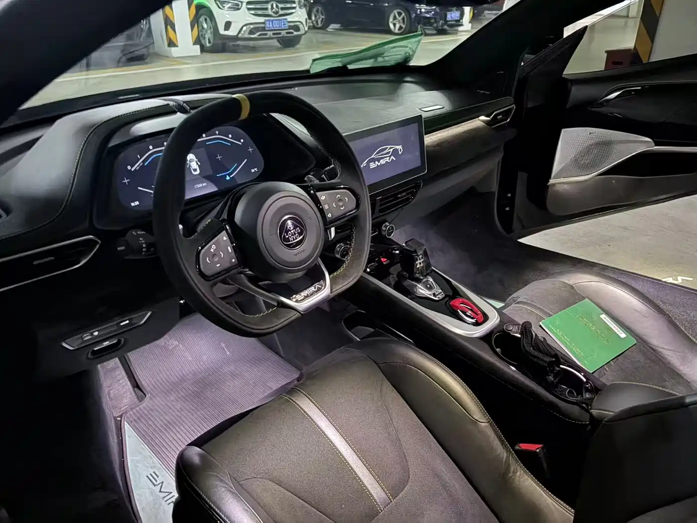 Lotus Cars EMIRA 2021 2.0T DCT First Edition фото 15