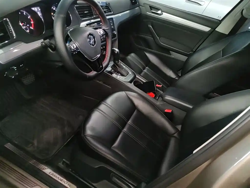 Volkswagen Lamando 2017 230TSI DSG Trend Edition фото 15