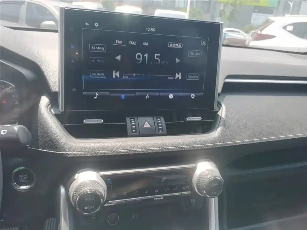 Toyota Wildlander 2022 2.0L CVT FWD Luxury PLUS Edition фото 13