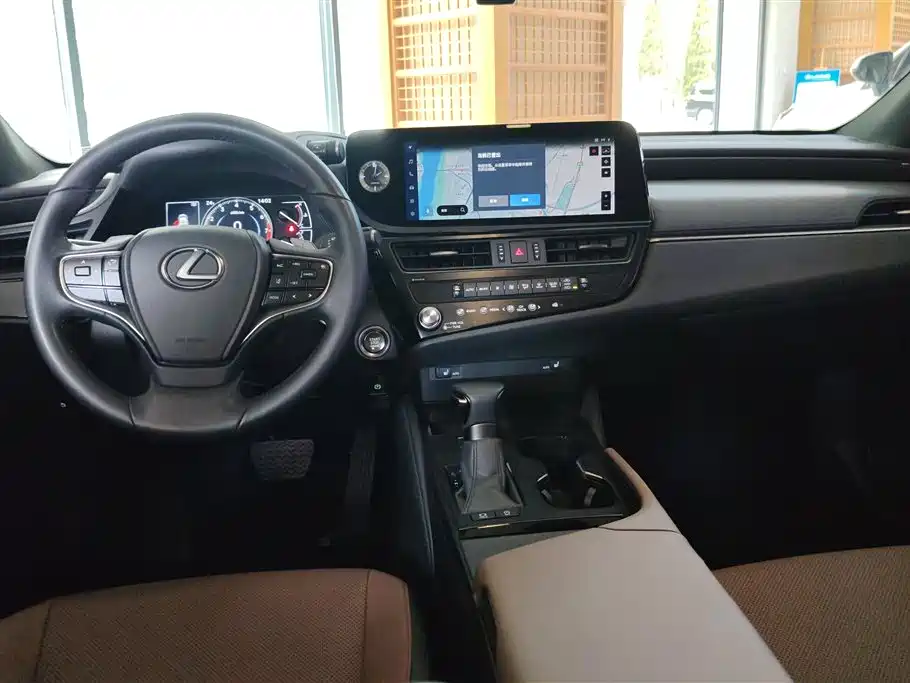 Lexus ES 2023 200 Excellence Edition фото 12