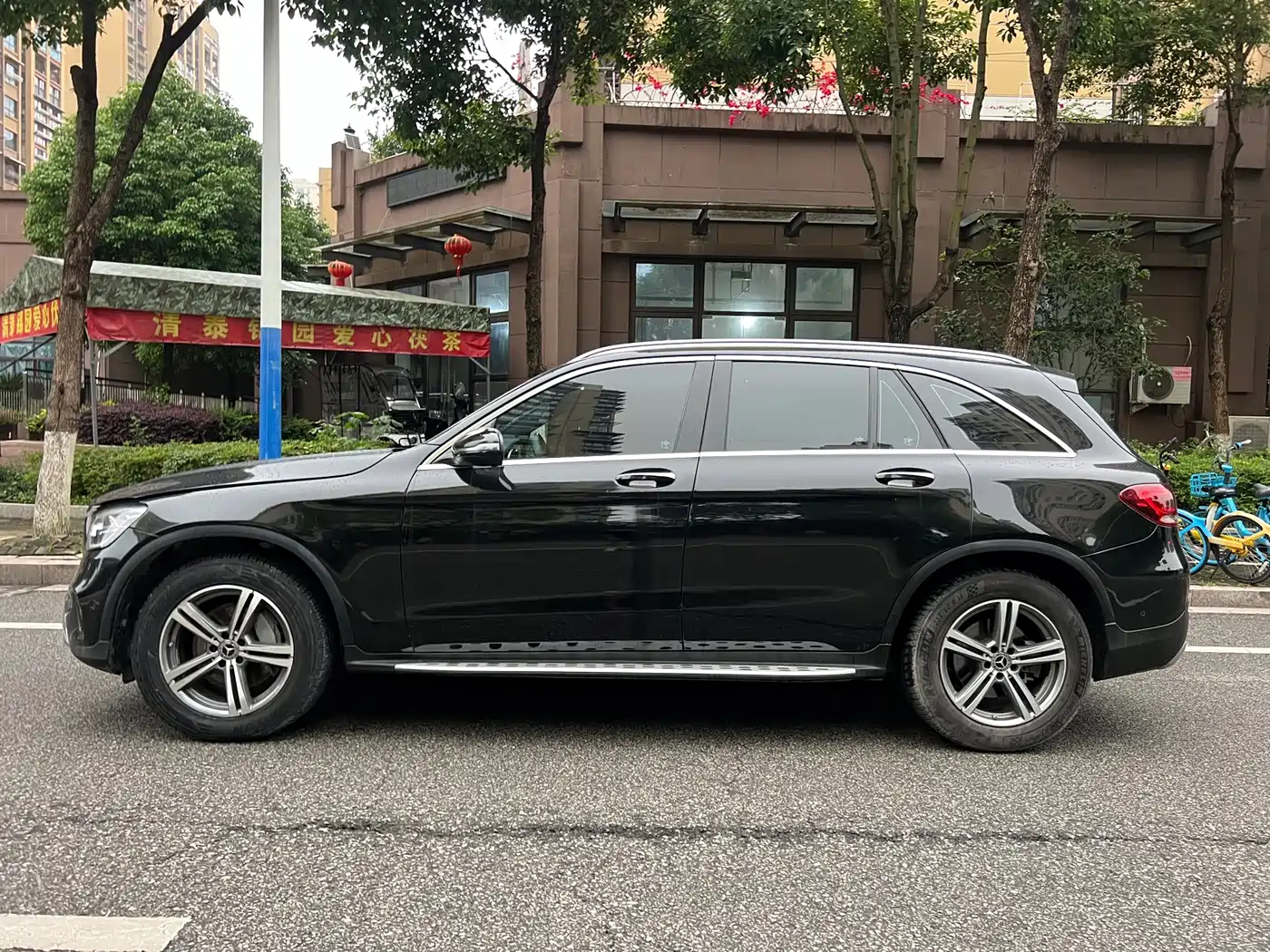 Mercedes-Benz GLC 2022 Facelift GLC 260 L 4MATIC Luxury Model фото 5