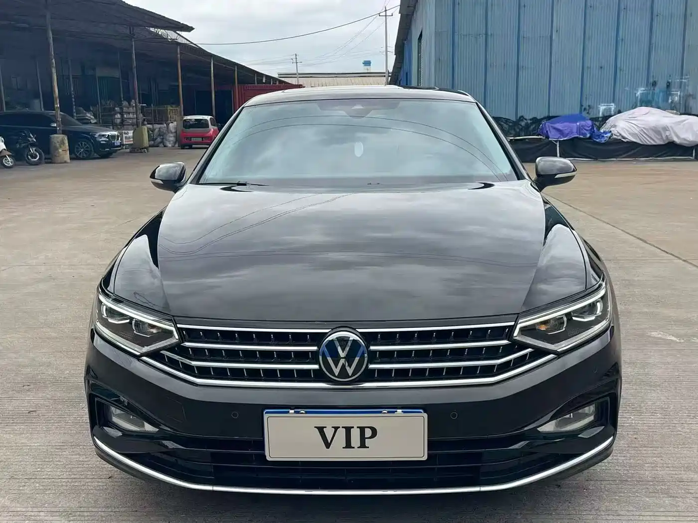 Volkswagen Magotan 2023 Model 2 Million Commemorative Edition 330TSI DSG Luxury фото 2