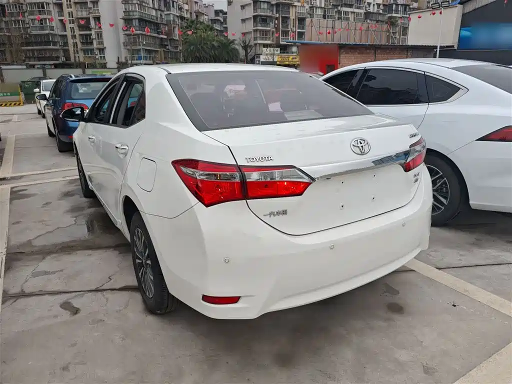Toyota Corolla 2017 Facelift 1.2T S-CVT GL-i фото 5