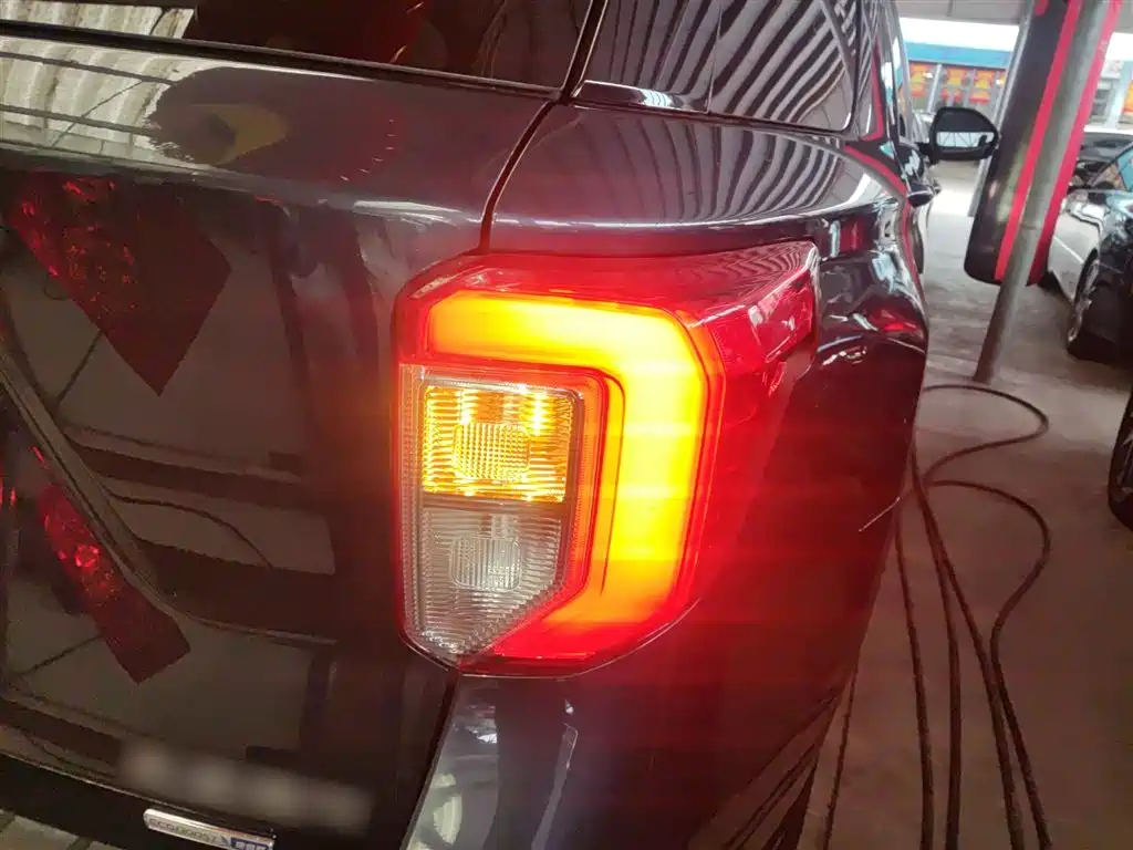 Ford Explorer 2021 2020 EcoBoost 285 AWD Titanium Edition 7-Seater