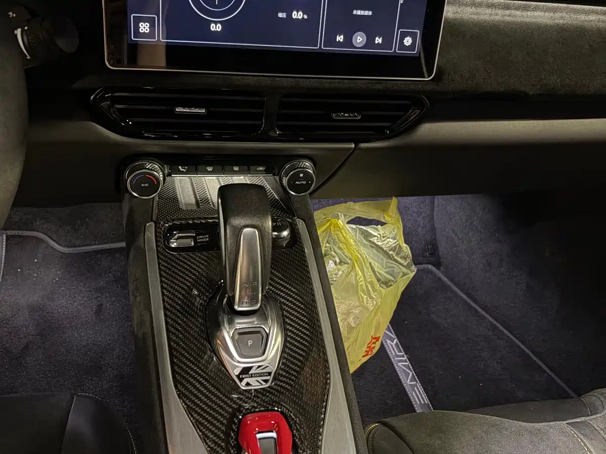 Lotus Cars EMIRA 2021 2.0T DCT First Edition фото 10