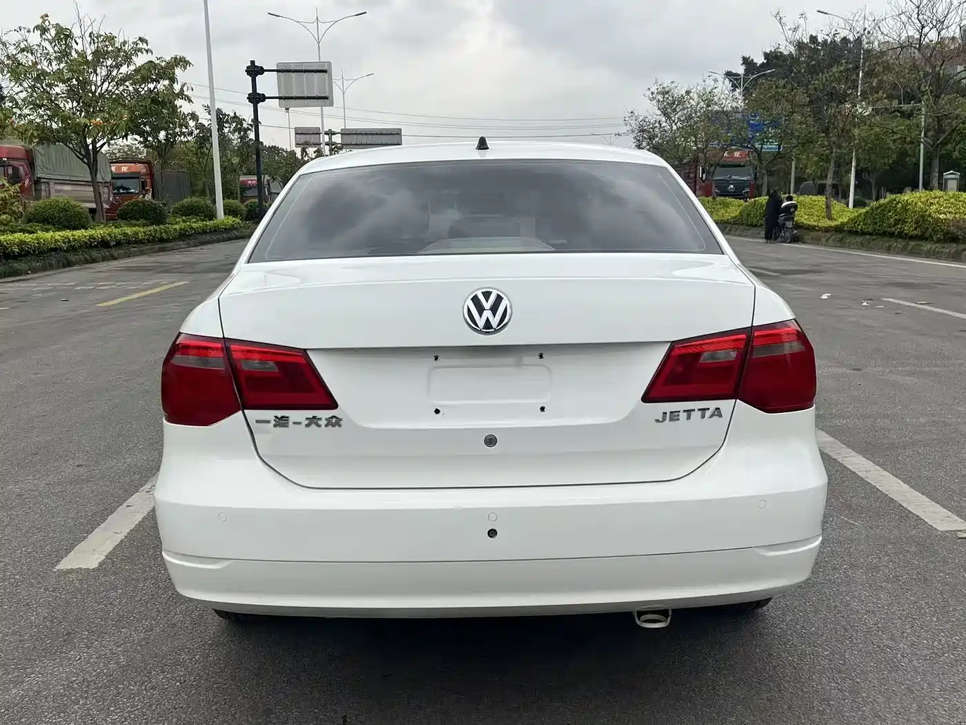 Volkswagen Jetta 2015 1.6L Manual Comfort фото 6