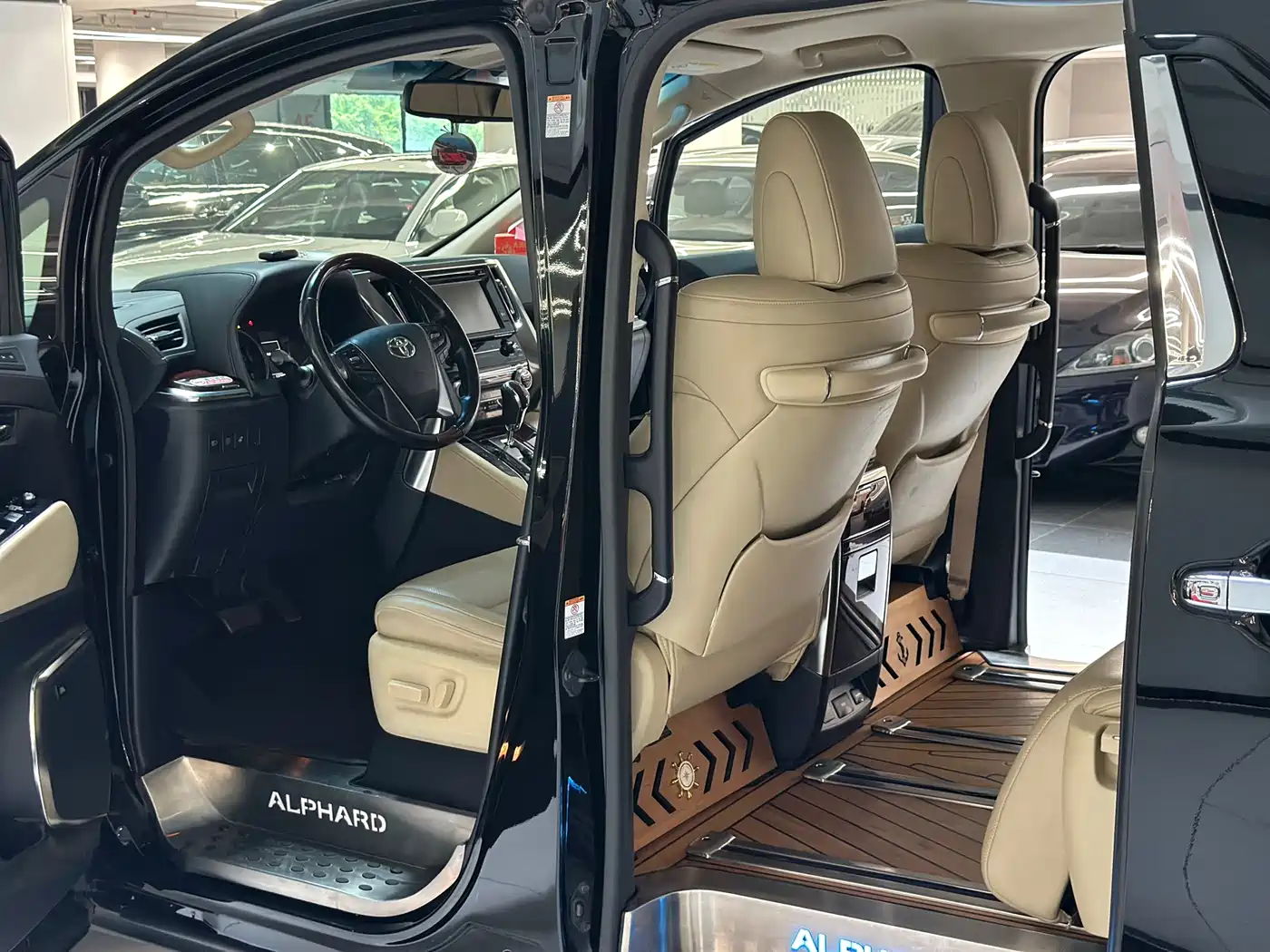 Toyota Alphard 2015 3.5L Luxury Edition фото 12