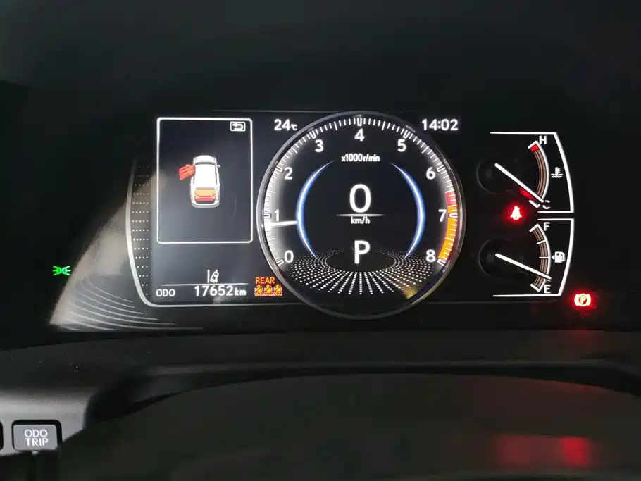 Lexus ES 2023 200 Excellence Edition фото 14