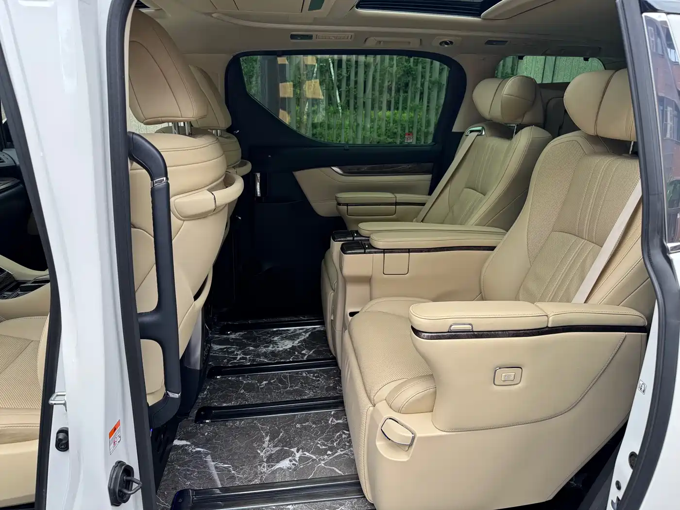 Toyota Vellfire 2023 Crown Hybrid 2.5L HV Ultimate фото 4