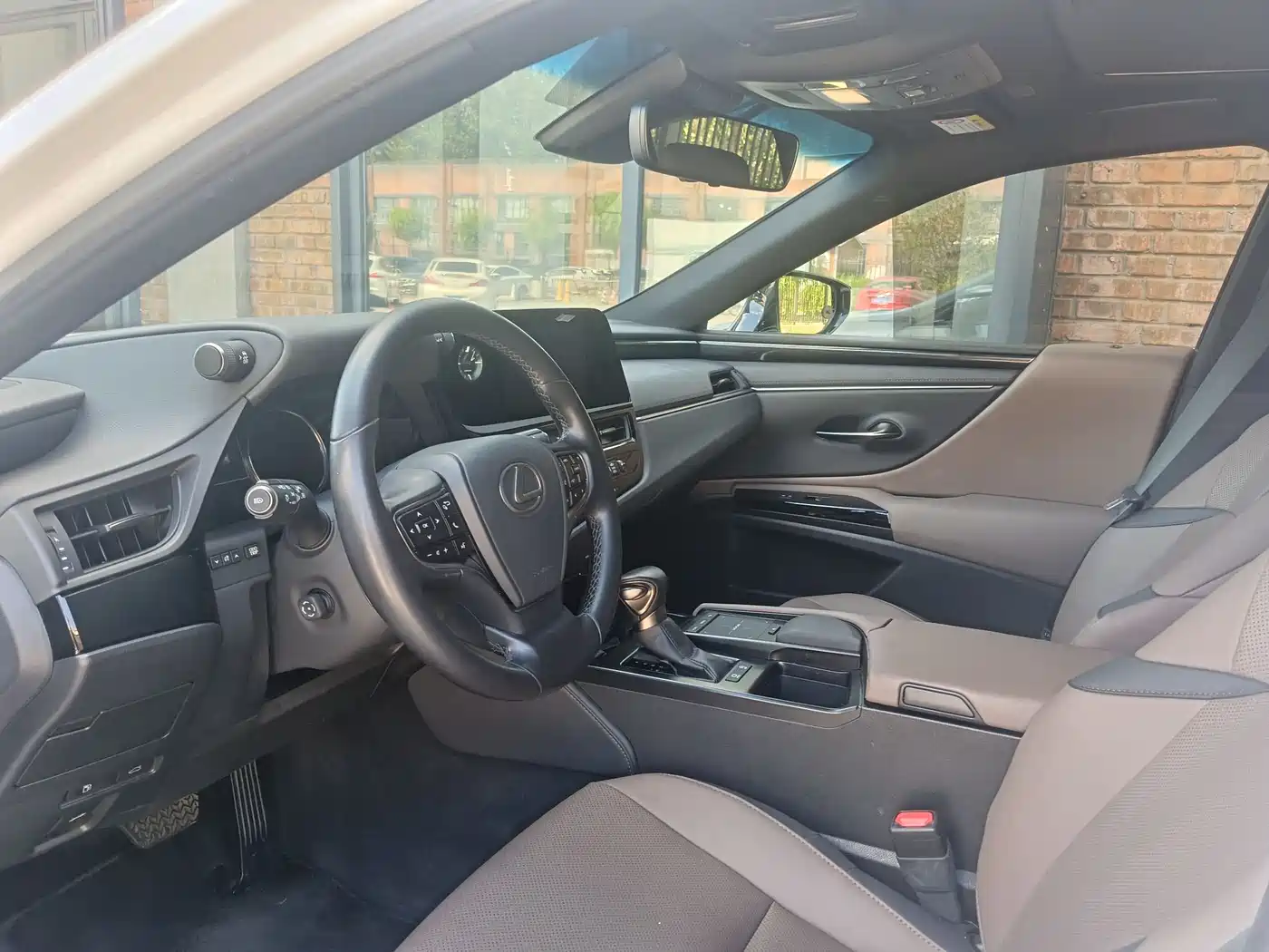 Lexus ES 2021 200 Excellence Edition фото 14