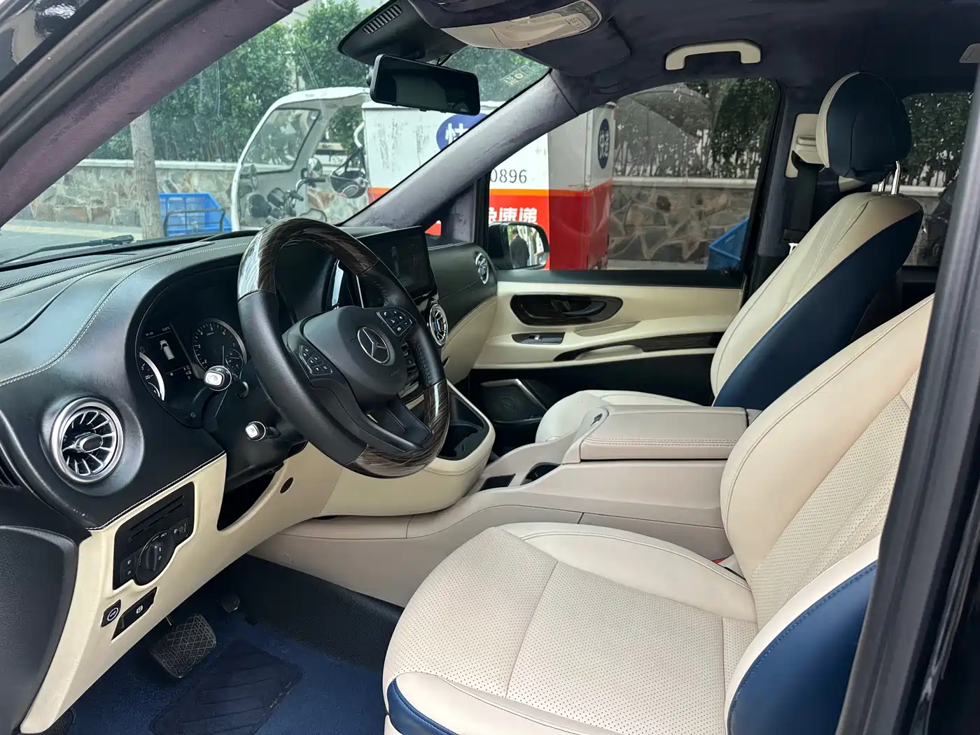 Mercedes-Benz Vito 2021 2.0T Business Edition 7-seater фото 4