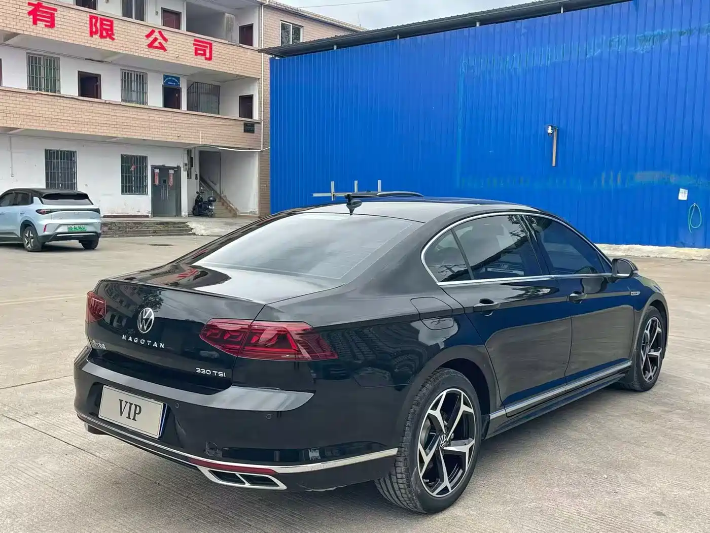 Volkswagen Magotan 2023 Model 2 Million Commemorative Edition 330TSI DSG Luxury фото 5