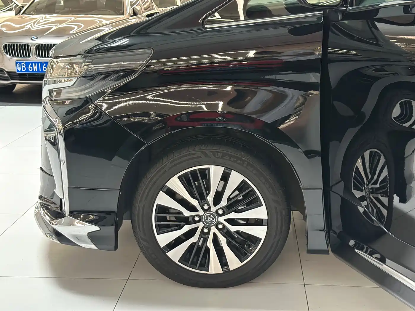 Toyota Alphard 2015 3.5L Luxury Edition фото 11