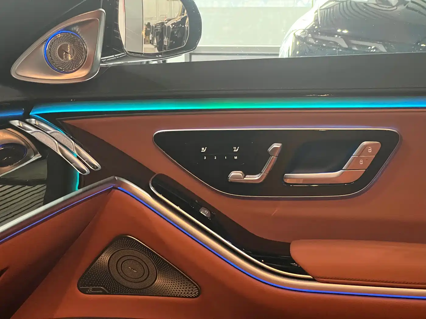 Mercedes-Benz S-Class 2024 S 400 L Luxury Edition фото 13