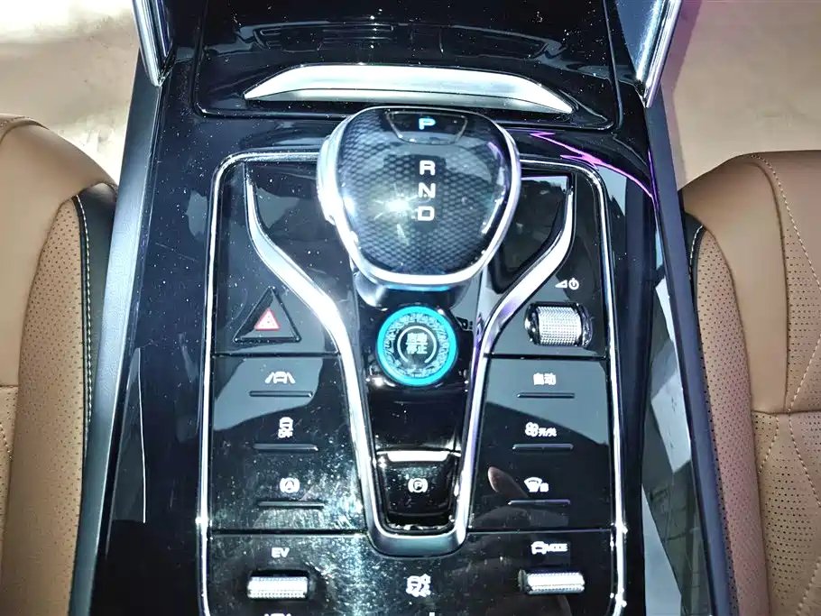 BYD Tang New Energy 2023 Model DM-i Champion Edition 112KM Deluxe фото 16